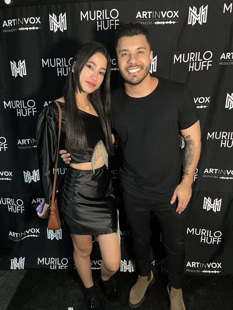 calmariasmurilo's tweet photo. ele consegue ser mais incrível ainda pessoalmente!! Obrigada por ontem, murilin! te amoo🤍 https://t.co/QnwqkFZ55S