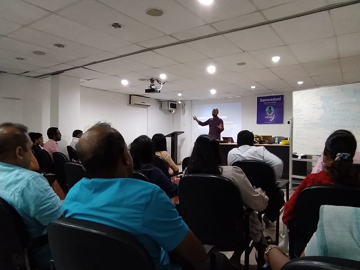 BuduMalli's tweet photo. Conducted a workshop for SLBC radio staff, aiming to digitize their services and empower them with new technology, including #AItools for radio broadcasting. Exciting times ahead as we embrace #digital innovation together!🎙️📻 #DigitalTransformation #RadioGPT #SLCJ #SriLanka https://t.co/4TdSYiLgOl