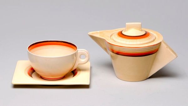 CannonHall1760's tweet image. #MondayMakers Clarice Cliff started working as an apprentice gilder but within a very short amount of time she had progressed significantly and in the mid 1920s was given her own design studio at the Newport pottery. She is one of the most recognised names in ceramics