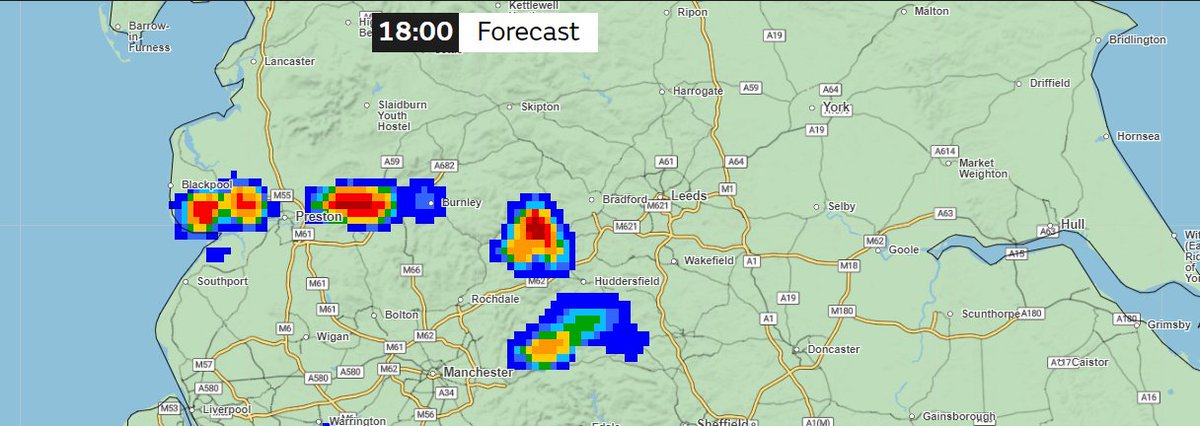 Current @metofficestorms radar over #HebdenBridge at 6pm.

It could change, but that is a lot of rain, the red areas indicating 32mm potential.

The sharp 20 minute storm over #Todmorden yesterday dropped just short of 20mm.

Be sensible, be ready with gates.