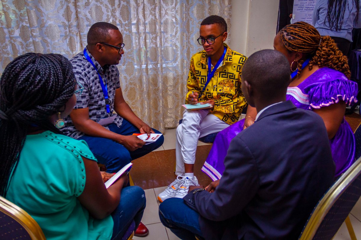 PBIRwanda's tweet photo. Day 1 of the International #PBIWorkshop has concluded!🥳 The young #peacebuilders, led by @hero_nkubito dove deep into the topic of critical thinking, learning to challenge biases and question assumptions that drive our actions. #Changemakers #AgentsOfPeace #TogetherForPeace https://t.co/EWea329vBZ