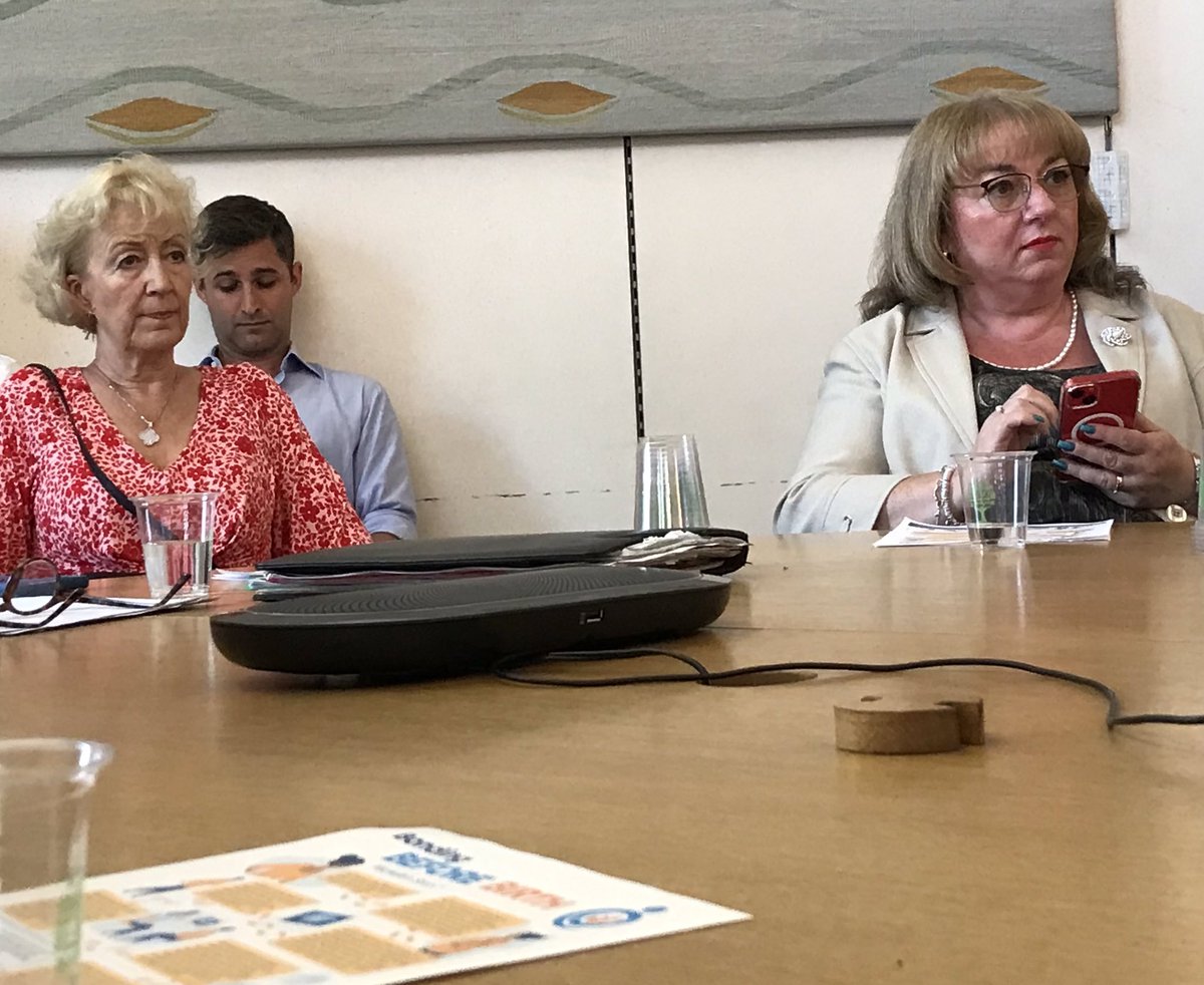 @andrealeadsom & @SharonHodgsonMP join the meeting to hear the #BondingBeforeBirth survey results from @ParentInfantFdn