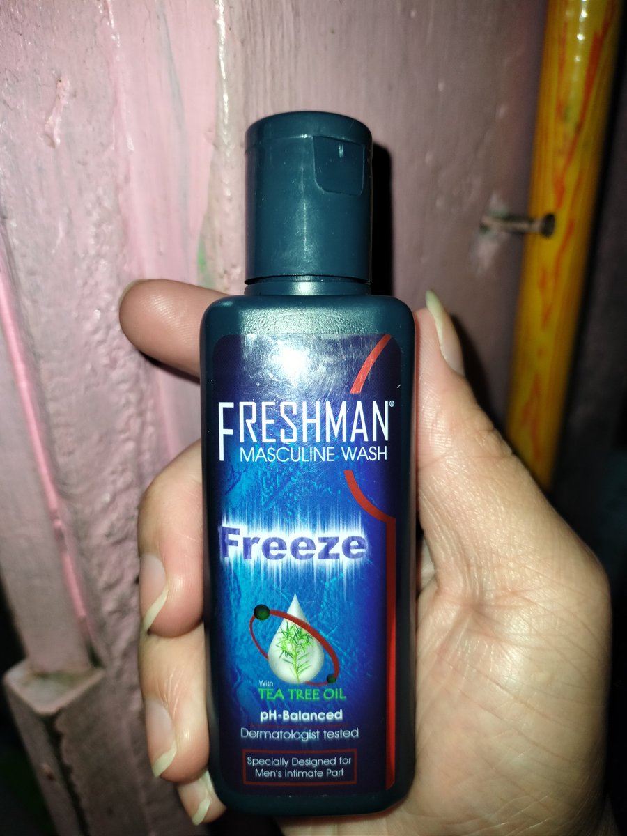 MYSTERIOUSCUT16's tweet photo. If there's a feminine wash for women, men's should also have. We should also take care of our private part. 💦💯🛀
#Freshman #IntimateWash #Hygiene https://t.co/B4hVaicSA0