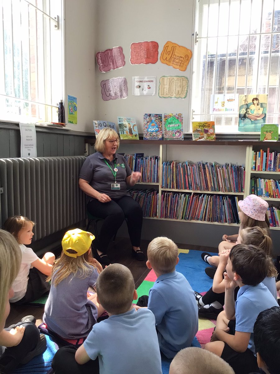 NA_dolphins's tweet photo. What a fantastic afternoon we have had at Western Library this after. Thank you @Hull_SLS @wearenewington https://t.co/ylKLZFOSB8