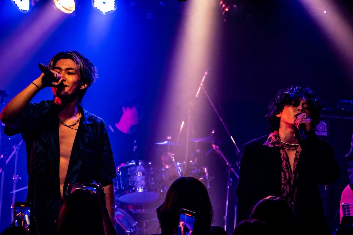 1shine_com's tweet image. 6/12(月)at 原宿RUIDO
DIVE TO THE 2ND pre.『SUBMARINE FES vol.4』
ご来場いただいた皆様、ありがとうございました！

次回のライブは6/14 スターラウンジ‼️
お待ちしてます🤘
t.livepocket.jp/e/230614

#DIVETOTHE2ND
#Thinkingdogs
#Lennycodefiction
#1SHINE