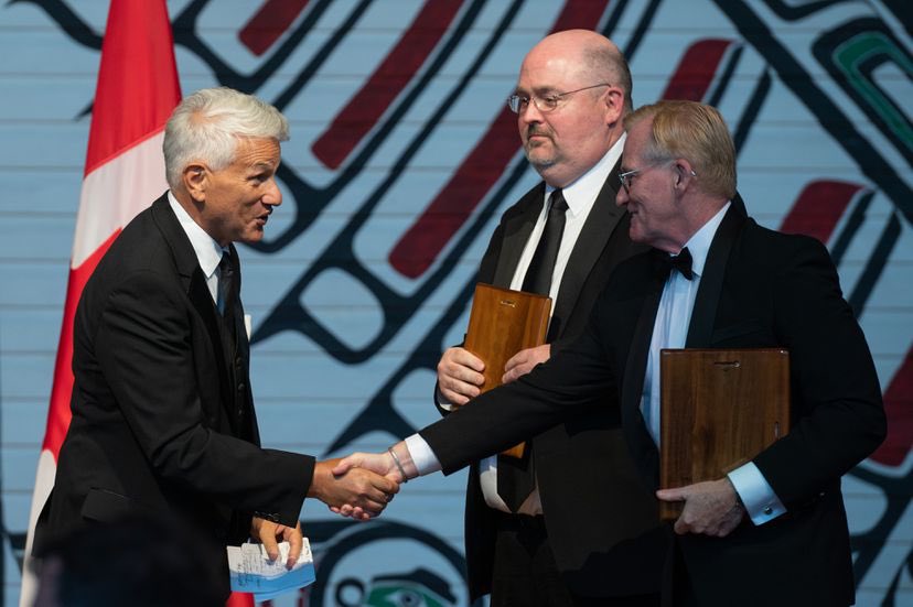 shandaynew's tweet photo. Two Globe journalists win Charles Lynch Award for exclusive coverage of foreign interference #cdnpoli #charleslynchaward  https://t.co/lRY8L9GUJo https://t.co/vCXvkp28Sl