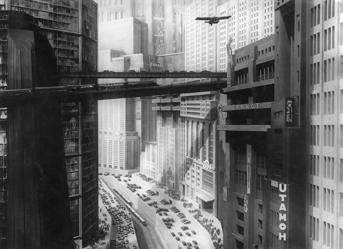 Fritz Lang's METROPOLIS! On the big screen Tuesday, June 20th at 7PM! Featuring a live accompaniment by @silentfilmmusic ! Tickets: bit.ly/MetropolisCAC
#silentfilm #silentmovies