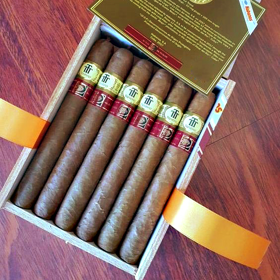 Trinidad la Trova LCDH

Thecigarshouse.com

#cigars #cigar #botl #cigarsociety #cigarlife #sotl #cigaraficionado #cigarshop #cigarstyle #cigarlover #cubancigars #topcigars #thecigarshouse