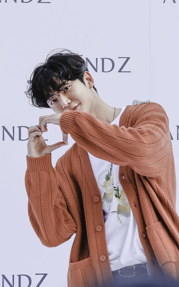by_INUS's tweet photo. 230611 로운 (Rowoon) ��드지 (AndZ) 팬싸인회 @ 롯데 프리미엄 아울렛 파주

🧡🧡

#로운 #ROWOON #김로운 #김석우 #SF9 https://t.co/6QdloU4g7Y