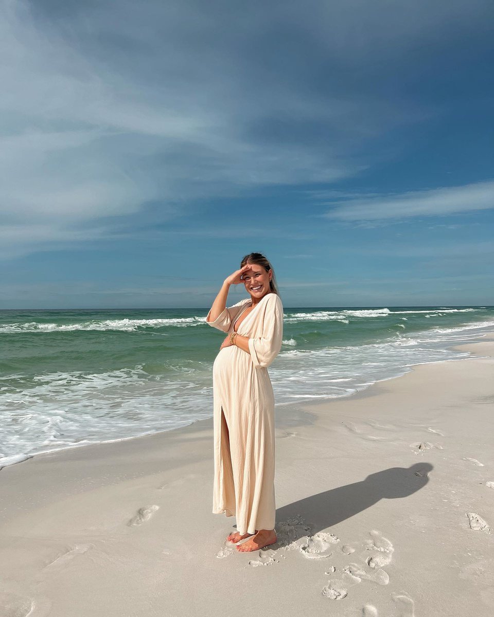 Enjoy a little carefree time before the little one arrives. From prenatal massages to mocktails, we offer everything to make your babymoon easy and breezy.

Photo Credit: IG/@brittanyeteague