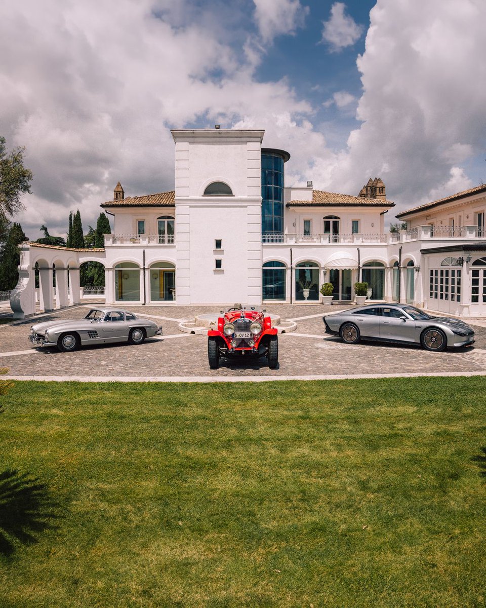 Pioneering spirit has driven us in the past and will continue to drive us in the future to develop the most desirable cars – in a sustainable way. 
Which one is your favourite?
#VISIONEQXX #MBclassic #Electric #MercedesBenz
