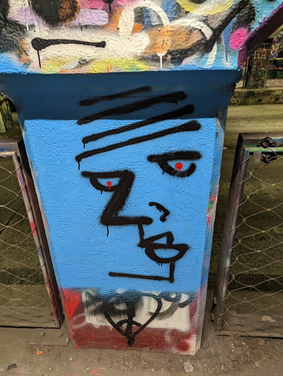 KrogCodexGSU's tweet photo. Lots of new faces and tiny tags in the tunnel from this past week. We noticed more small scale pieces on the columns as opposed to the wall space. 
These are our picks for Art of the Week!
_________________
#gsu #statenotsouthern #Krogstreettunnel #Atlantagraffiti #tagsandthrows https://t.co/i6Jn1Y2seY