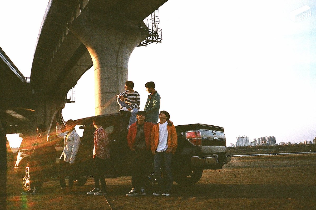 Ariannieee7's tweet photo. it's been a decade, ten meaningful years with you, @BTS_twt💜

you and your music saved so many lives. words will never be enough to describe how much thankful i am for your existence. thank you for making us feel loved and appreciated. 
#10yearswithBTS https://t.co/oQAhZ2n7o8