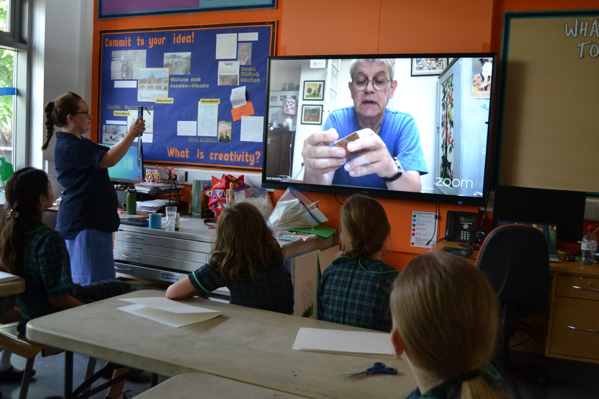 Thank you @RPPS_Library for inviting us to take part in this very special event. It was a pleasure celebrating book making with @BL_Learning
@britishlibrary. Here are our top library borrowers at the end of the session as well as in action.  @jasinbath #AxelScheffler