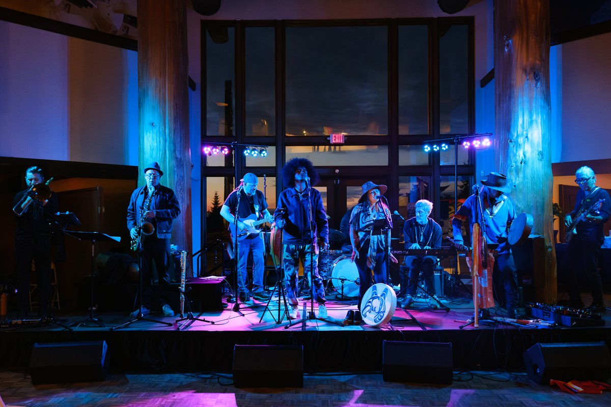 DaybreakRadio's tweet photo. Daybreak Star Radio is grateful to the amazing performers, the audience, and our staff and volunteers at Resilient Voices. Gunalchéesh for helping us bring these Native performers to Daybreak Star! All our love to @djbigrez, @jointsoulsofficial, @misstonihill, and @khueex https://t.co/0ttwt92GDt