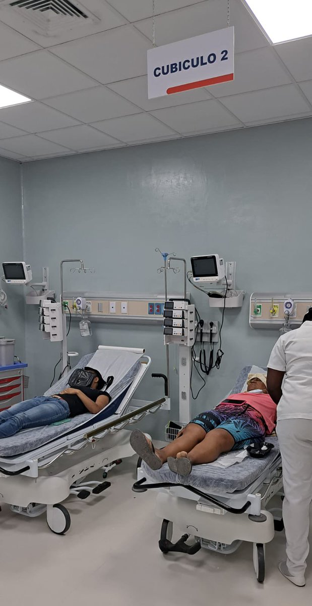 ctelemin's tweet photo. @ConLeonel1 @ListinDiario @LeonelFernandez Una imagen vale más que mil palabras, ya no se puede engañar a este pueblo. No tenía nada que decir y quiso venir a inventar, le cojines la seña. https://t.co/LRLVMamK1j