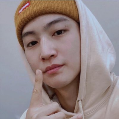 Lee_Min_98's tweet photo. #НовыйАватар и года не прошло. Или.. https://t.co/h17ZWGCcdn