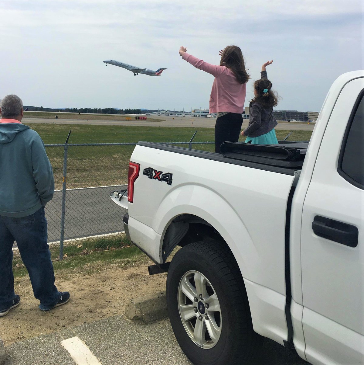 AVMuseumofNH's tweet photo. Summer camp update! The Aviation Museum of NH still has spots open in our 'Flights of Discovery' summer camp, so we've just extended the registration deadline to Mon, June 19. For more info, visit https://t.co/9zG9hWgXlT or check out our press release at https://t.co/HPwd9GB6qA. https://t.co/Ja1Cz84IQF