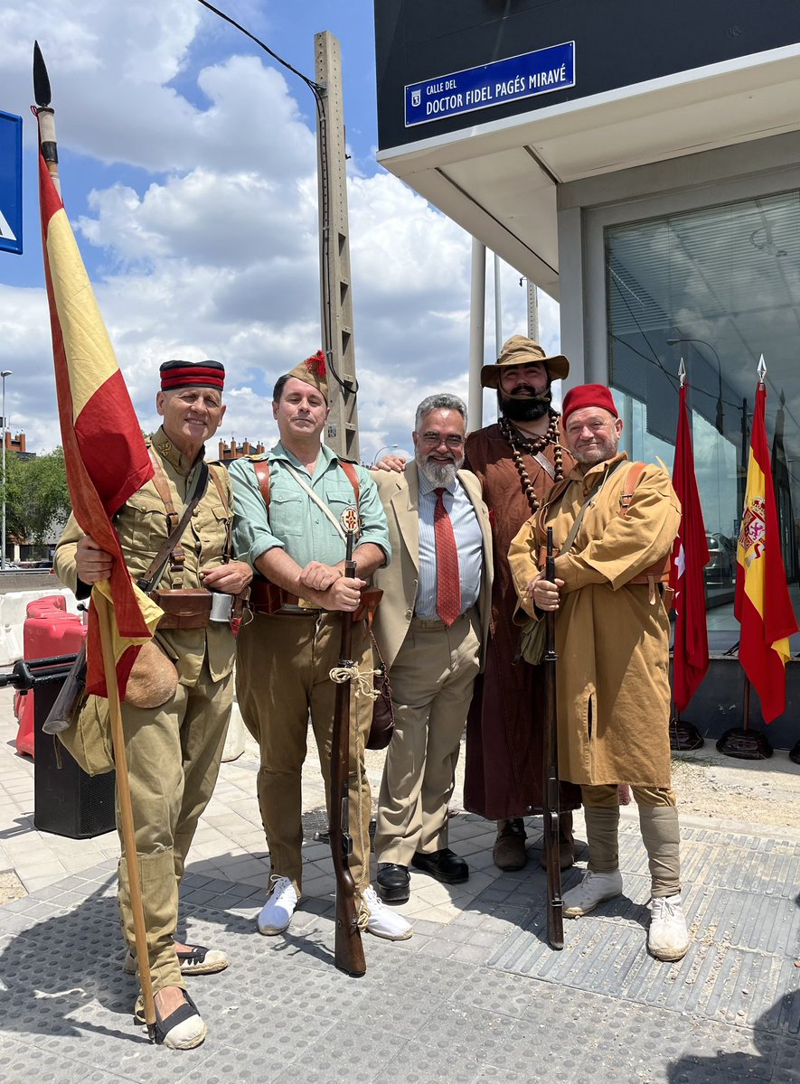 JaviSantamarta's tweet photo. ¡FIDEL PAGÉS YA TIENE CALLE EN MADRID!

El comandante y doctor oscense, inventor de la anestesia epidural, fallecido hace justo 100 años, ya tiene su reconocimiento en la capital de España.

#SiempreTuvimosHéroes 

(foto coloreada por @historiacolor

recreadores Imperial Service) https://t.co/TJQyBMKZBi