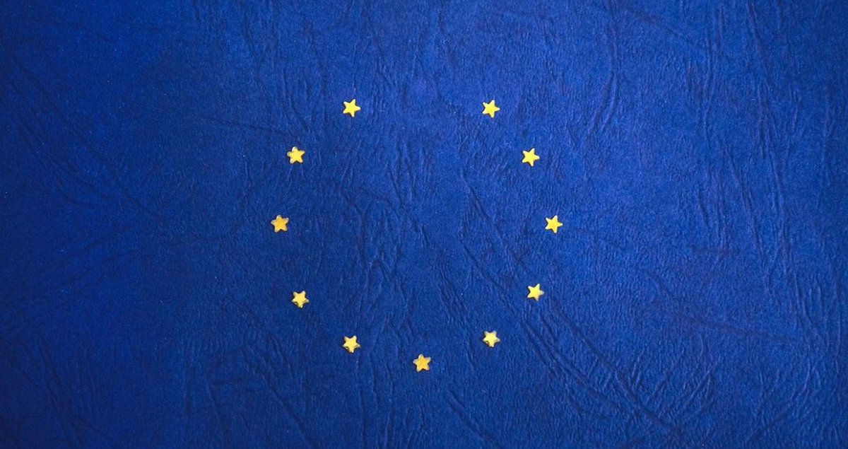 OECDwatch's tweet photo. Updated @OECD Guidelines reconfirm the downstream application of #duediligence.
Our @BHRJournal blog examines #OECDGuidelinesUpdate & #CSDDD.
EU should ensure that due diligence duty applies to full #valuechain of all enterprises, full stop!
Have a read: https://t.co/vqU35nXcoY https://t.co/mh7CwgParT