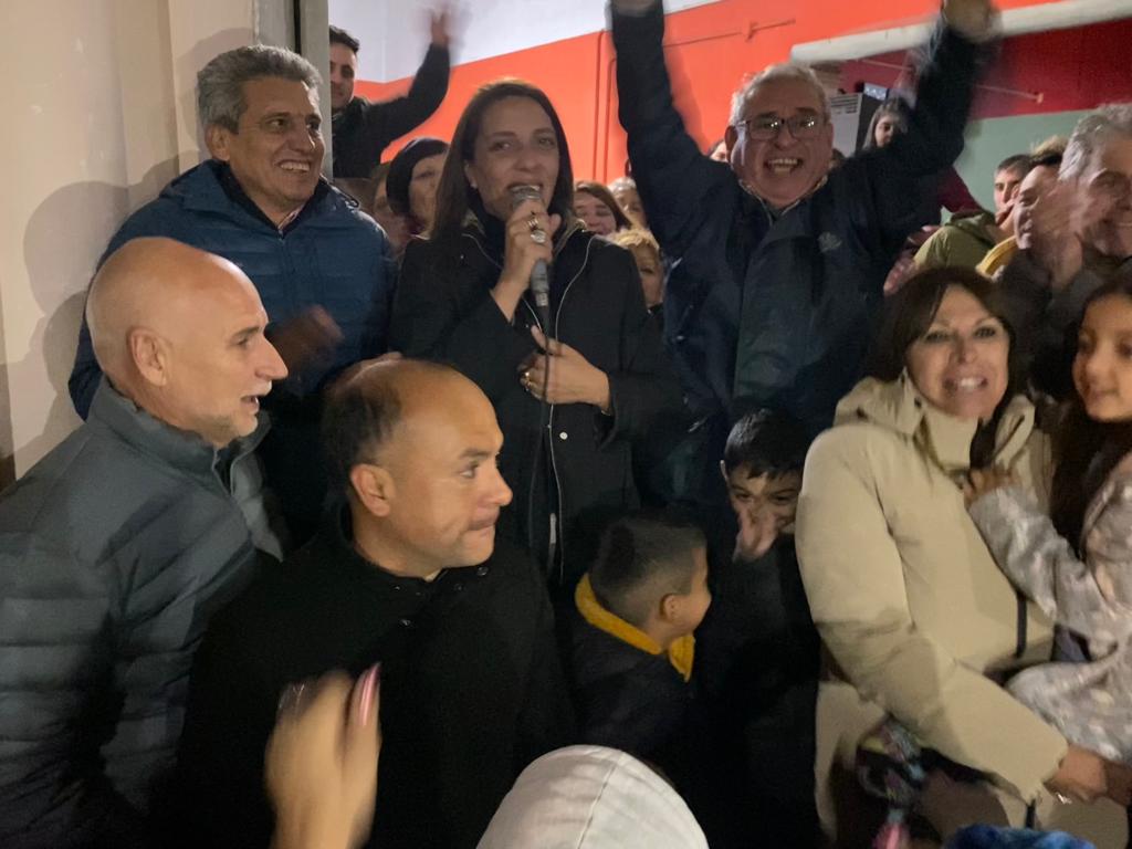 juliobanuelosok's tweet image. 🌟Felicito a #SilvinaCabezas nueva intendenta municipal de la localidad de #SanPedro, departamento #SanAlberto.
👉Este domingo se celebró la democracia a través del voto popular 🗳 donde el pueblo eligió a la nueva autoridad que llevará adelante el destino de la localidad.