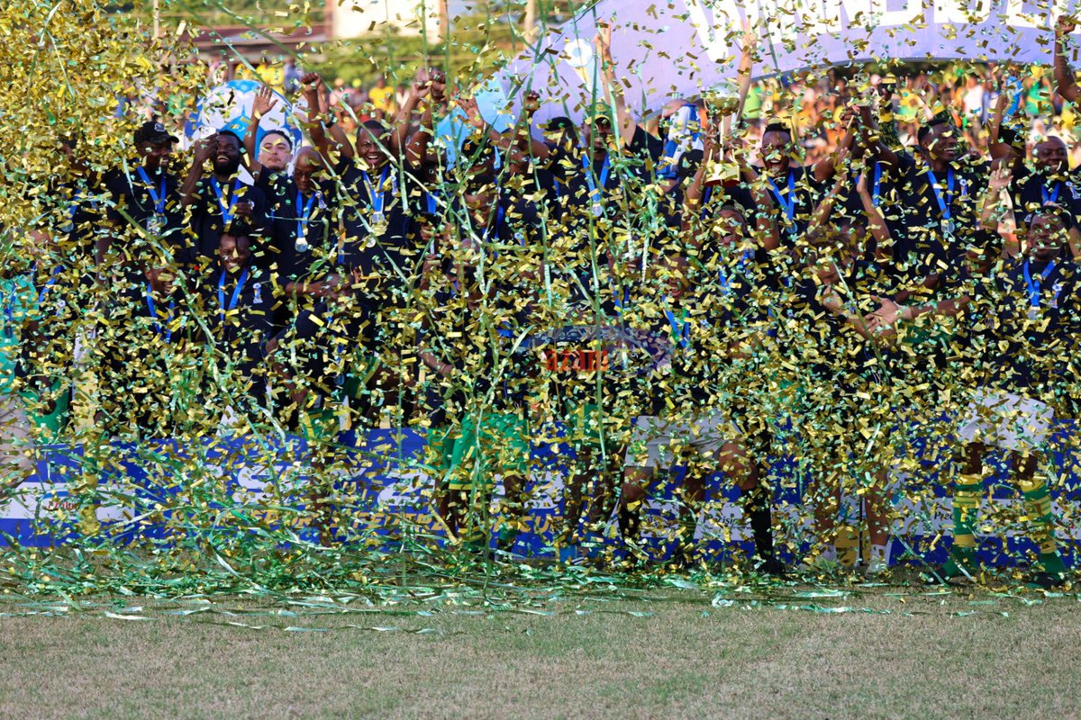 azamtvtz's tweet photo. MABINGWA...!!! Na hawa ndiyo Yanga... Mabingwa wa Azam Sports Federation Cup 2022/23.
FT: Azam 0-1 Yanga.
#AzamSports1HD
#ASFC #ASFCCup #ASFCFinal #MitoNiMaishaYetu #10DaimaDamdam #Tanga2023 #WajeWajirambe #ASFCTanga #YangaSC #AzamFC #AzamYanga #Dodi https://t.co/qLCqZ1t5Kq