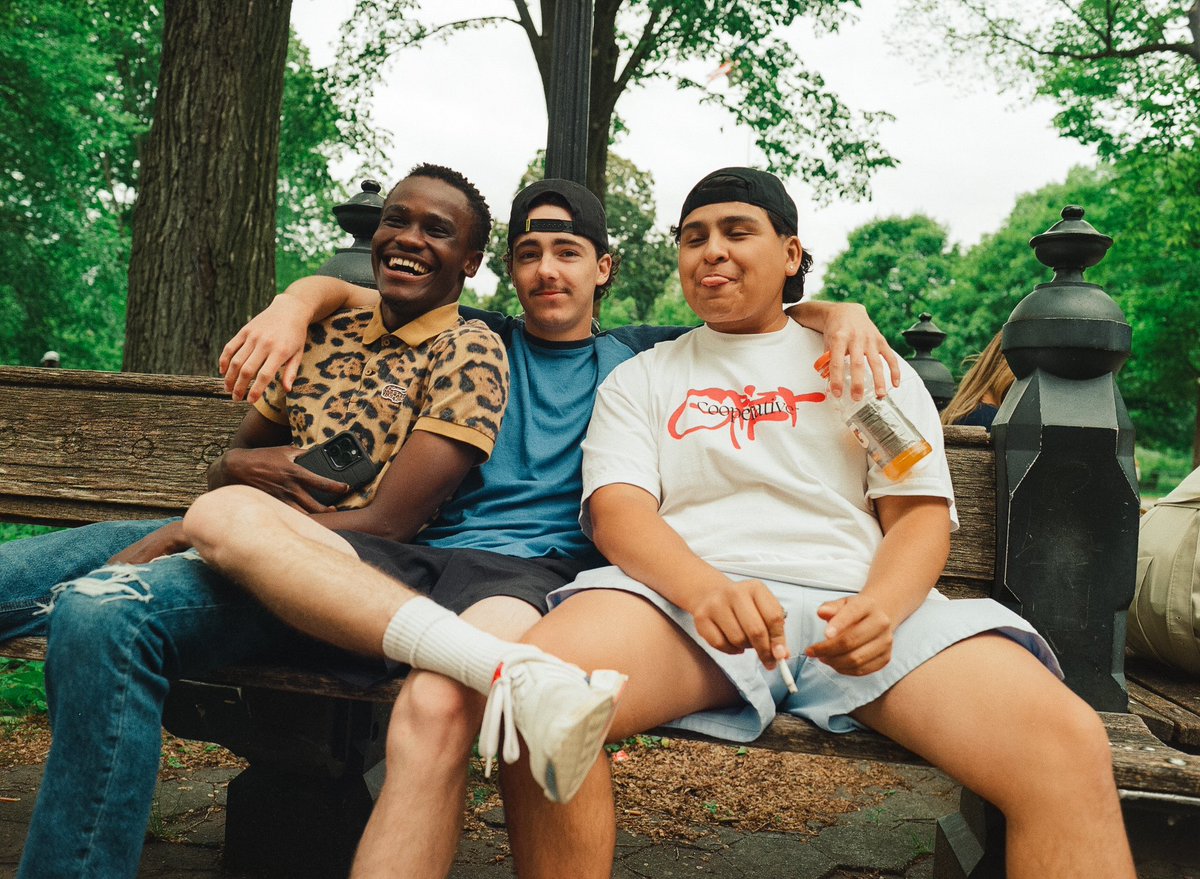 JessLovesFred's tweet photo. Portraits of people in Central Park https://t.co/SprykgFRTy