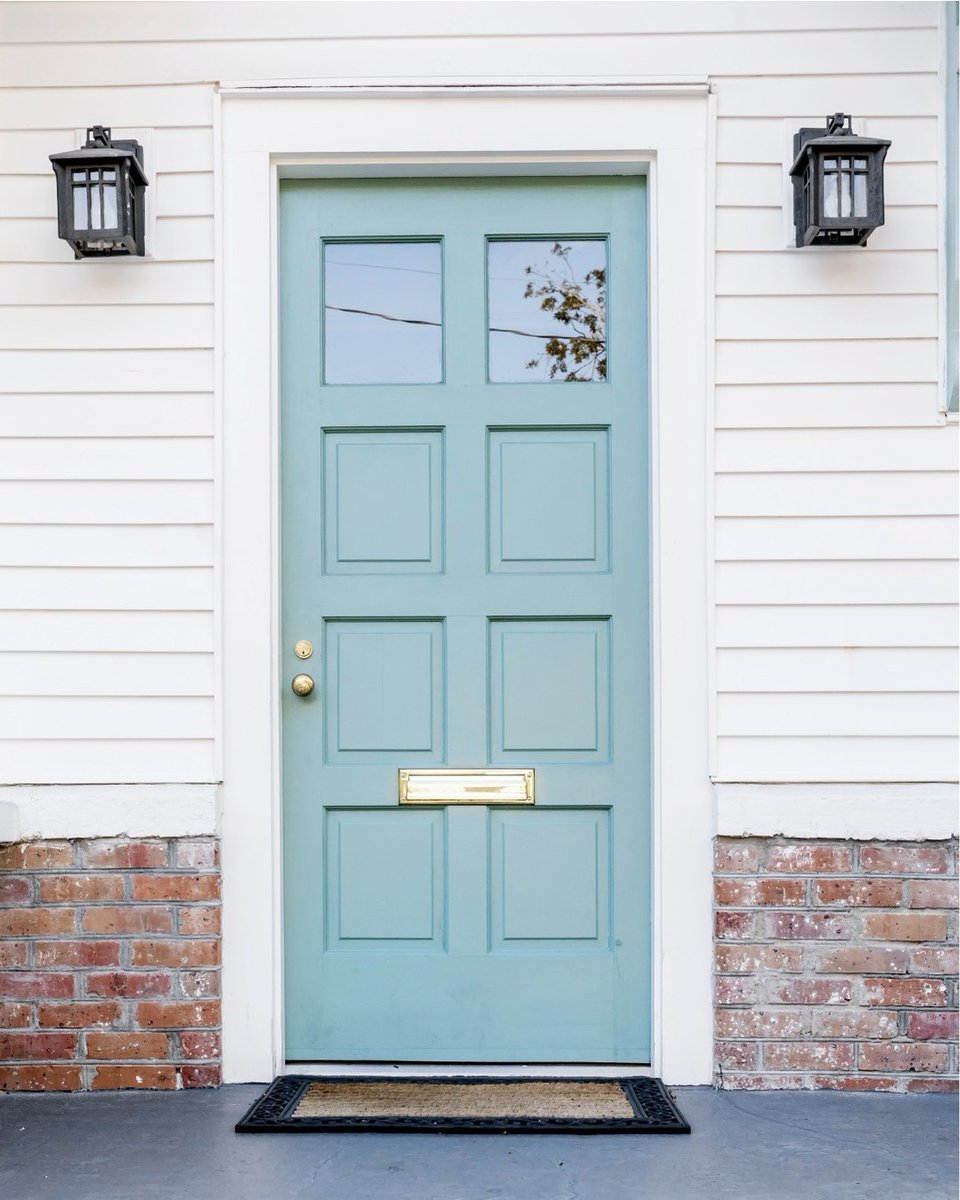 CertaProWI's tweet image. Looking to make more of a statement when painting your front door? Don't be afraid to get a little creative! 🚪