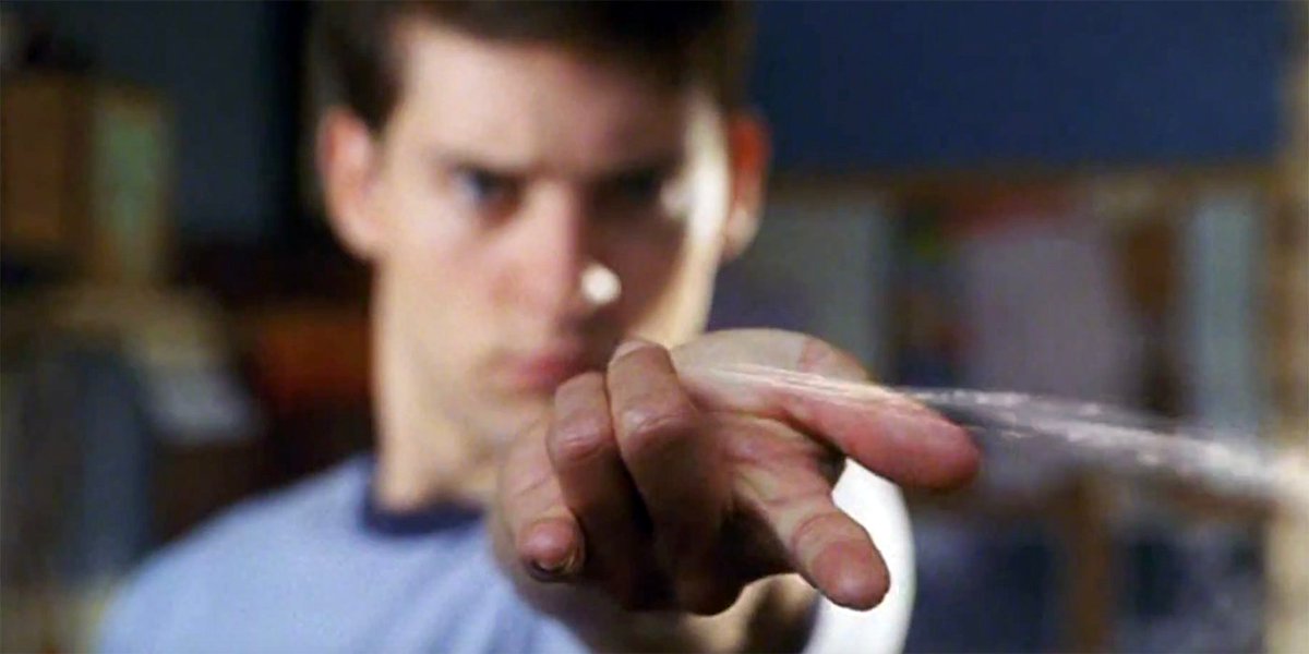 PearlteaRizzy's tweet photo. Probably a hot take, but I prefer Raimi's implied body horror take on Spider-Man.

Organic webbing and whatever the fuck with Peter's fingers. https://t.co/Y6HwirT1oc