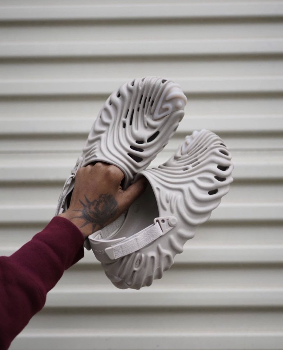 AD: Salehe Bembury x Crocs Pollex Clogs ‘Horchata’ drops 6/15 at 9am PT/12pm ET via Beaspunge 

-> bit.ly/2T7tWzJ