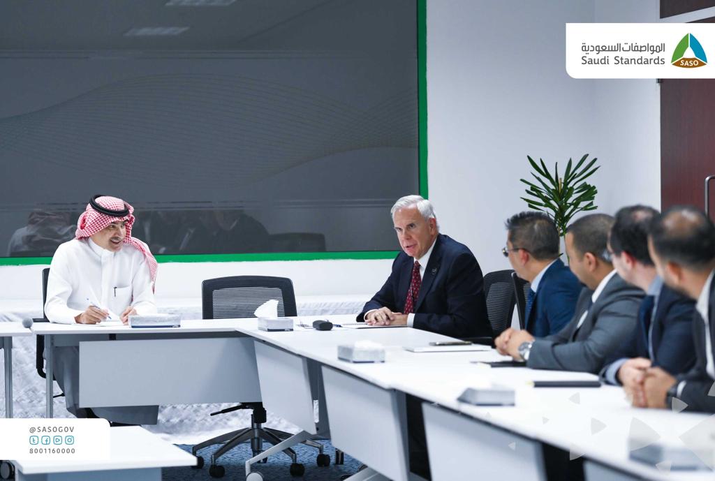 SASOGOV's tweet photo. وفد من شركة سير موتورز لصناعة السيارات الكهربائية يزور #المواصفات_السعودية، لبحث أوجه التعاون المشترك بين الجانبين بما يسهم في رفع مستوى جودة وسلامة المنتجات. https://t.co/0AOvqDLRUO