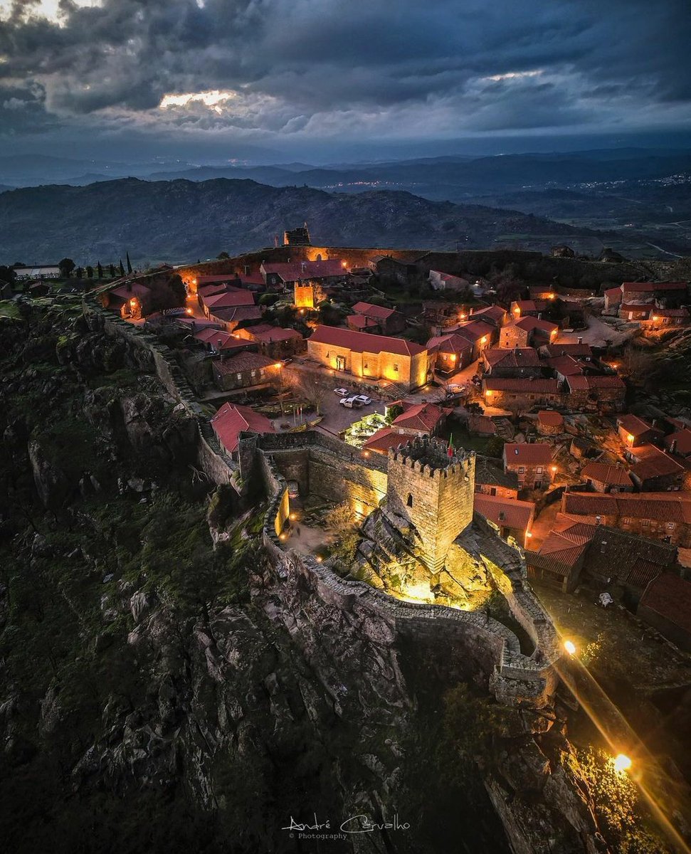 Aldeia Histórica conservada no tempo, em Sortelha tudo é mágico. ✨

📸 @andre.carvalho_photography

#Sortelha #AldeiasHistoricas #AldeiasHistoricasdePortugal #HistoricalVillages #Portugal #VisitPortugal #Viajar #viajar_emportugal #viajarépreciso #travel #travelphotography