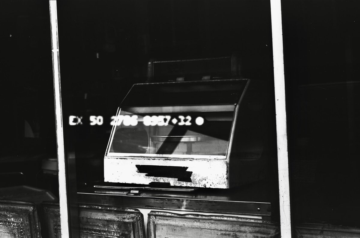 Fun film stock! @FilmPodcast Eastman @Kodak Panchromatic Sound Recording Film 2374 (ESTAR) at ISO 100 #film #analog #filmphotography #analogphotography #womwnphotographers #shootitwithfilm https://t.co/1Lt5fKrgbC