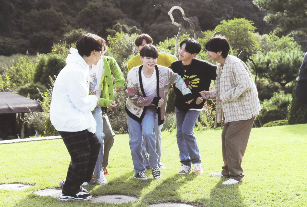 midaskthv's tweet photo. happy ten years, my forever seven 🤍 https://t.co/X08Z37FANv
