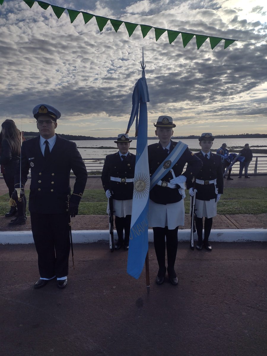 liceostorni's tweet photo. Los cadetes del #lnas participaron del acto Cívico Militar, realizado en la costanera "María Auxiliadora" por los 81° aniversario Fundacional del Municipio de Garupá. https://t.co/jBE7S3X1vR