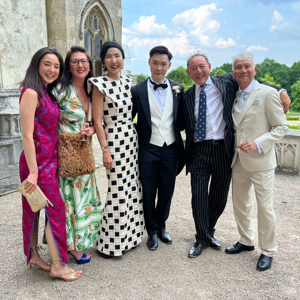 SenioraSparkula's tweet image. Reunited with cousins, nieces and nephews from all over the world ❤️ #chinesewedding