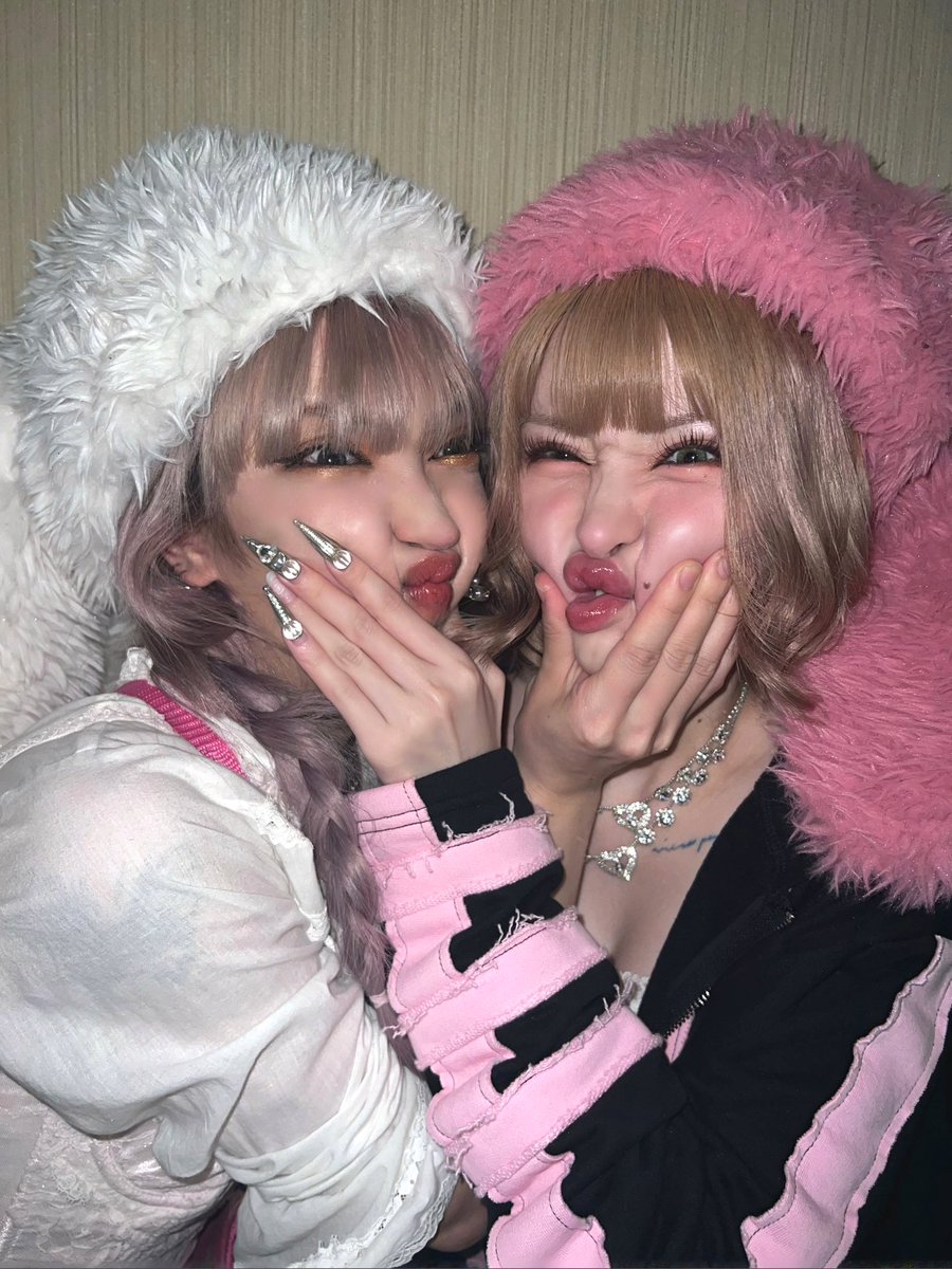 Devilschu's tweet photo. 🐇🤍💞 https://t.co/X9LyoIoOus