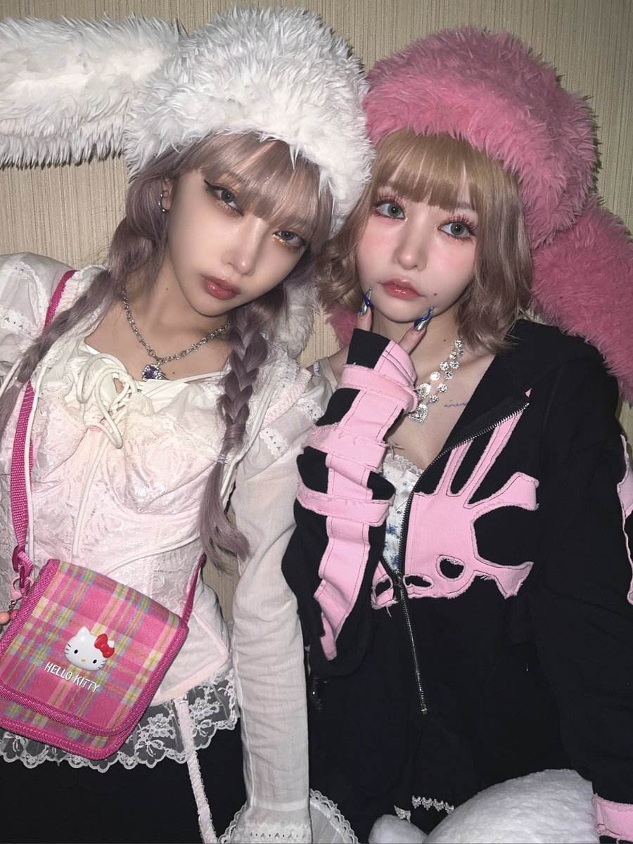 Devilschu's tweet photo. 🐇🤍💞 https://t.co/X9LyoIoOus