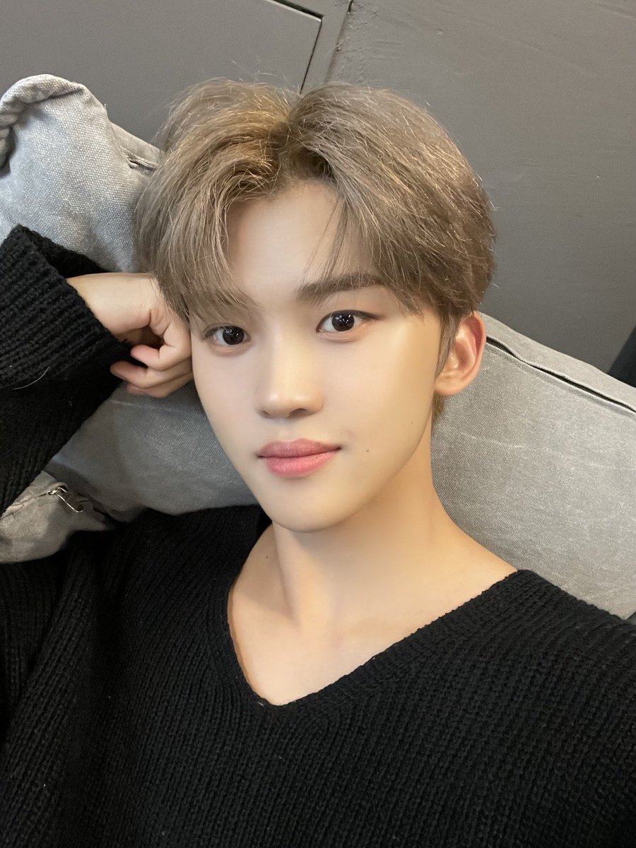 [#도현] 
잘 자요🌙
See you soon 🎱 !

#루네이트 #LUN8