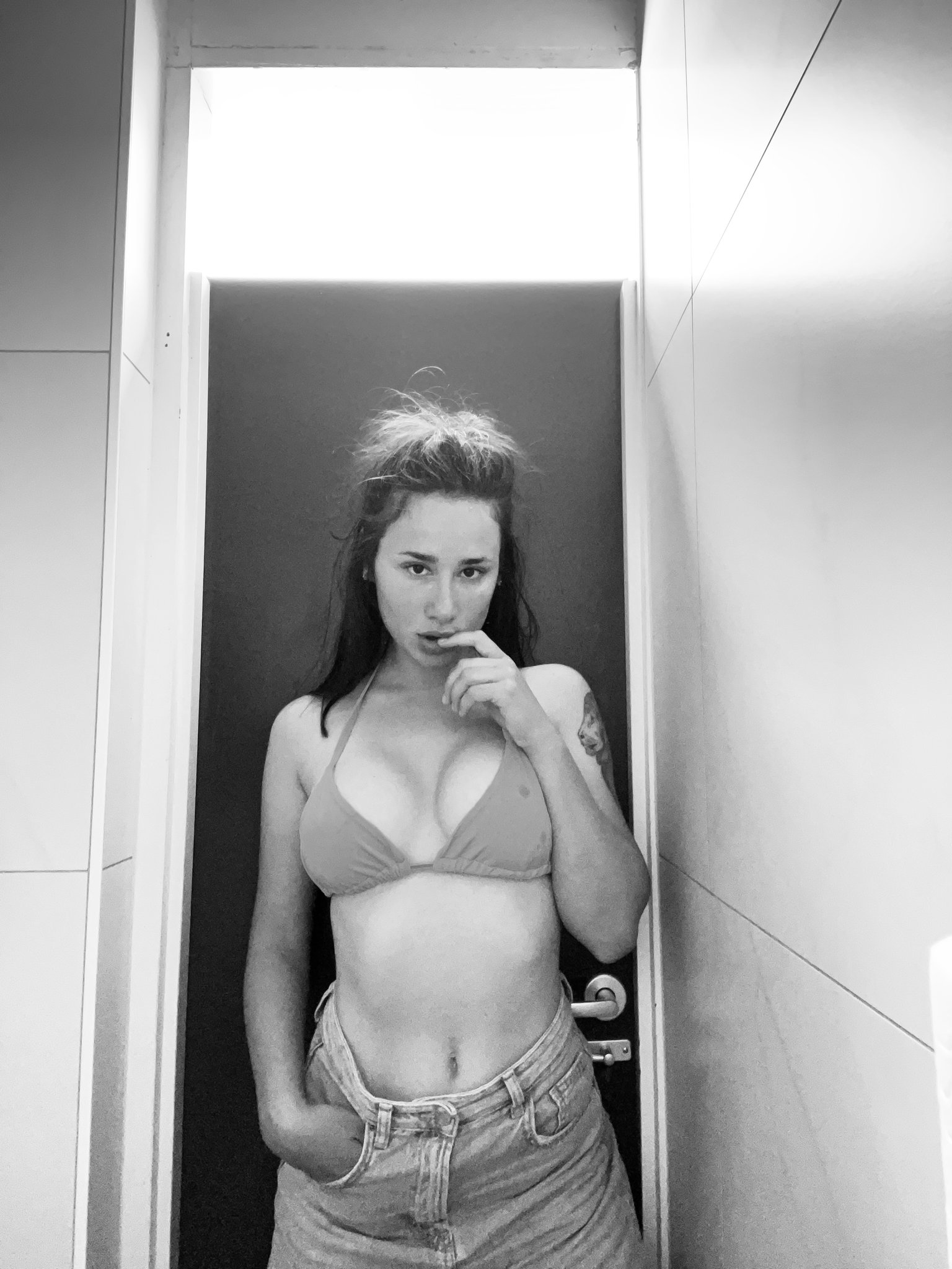 Start your week with me, your little freak. 😘 #onlyfansgirl #nsfw #bikini #littlesecret https://t.co/4bAeq5GhV0