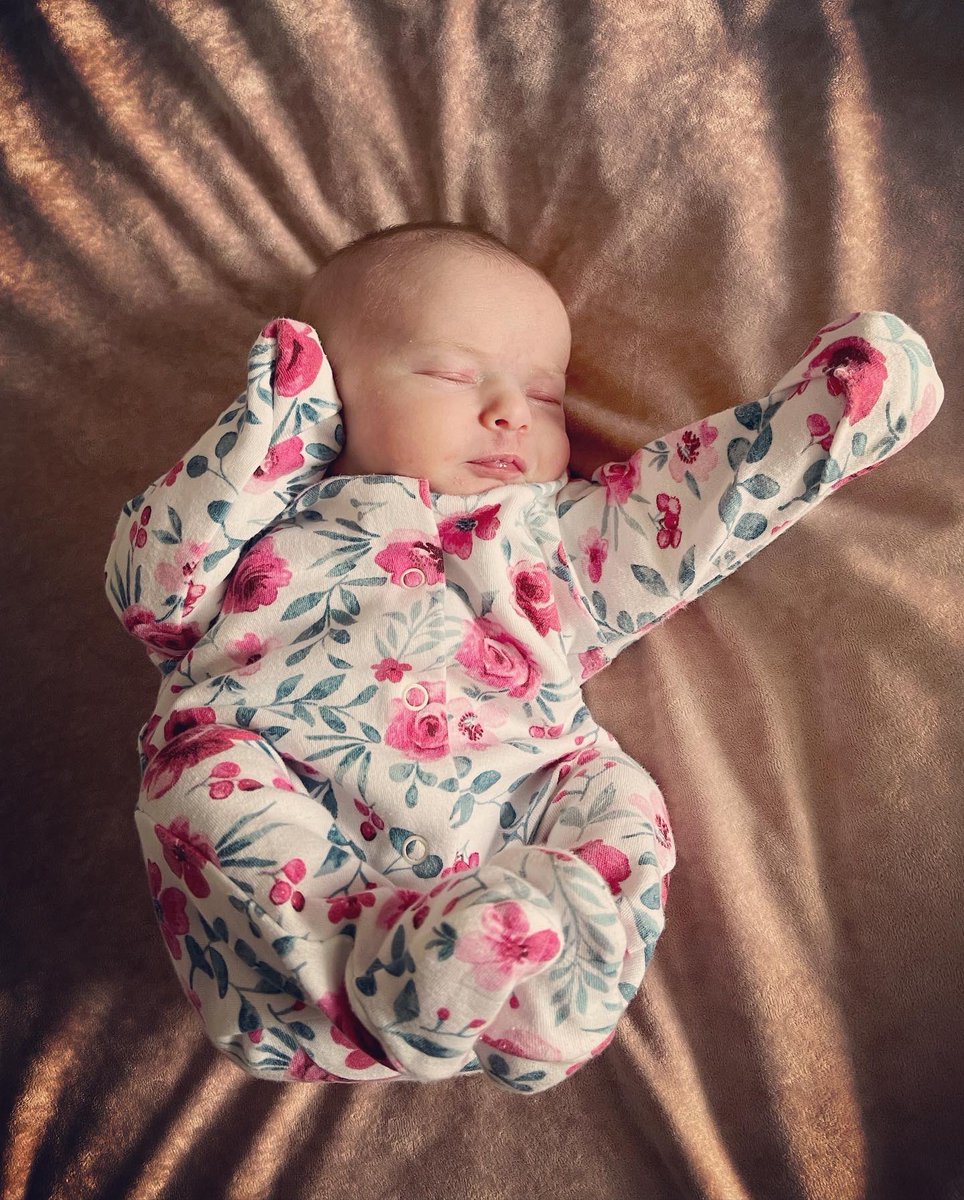 Hannah Bond tweet media