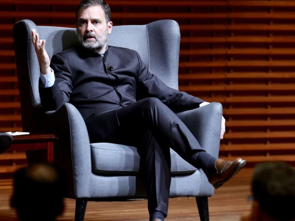 rejitweets's tweet photo. ഇടത്:
Rahul Gandhi 1891-ൽ സ്ഥാപിച്ച Stanford University California US. കഴിഞ്ഞ ആഴ്ച്ച

വ���ത് :
പിണറായി വിജയൻ Time Square -ൽ ഈ ആഴ്ച്ച https://t.co/2Z9hAuY62A
