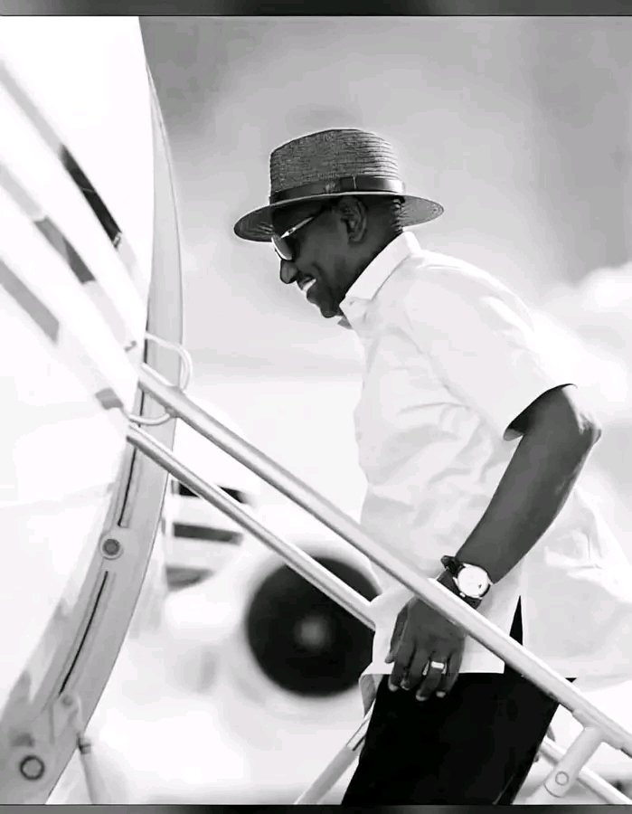 MwangiWangariM's tweet image. We trusted him with our votes . We also trust him with our money. Dr.William Samoei Kamau Arap Ruto hadi mwisho...