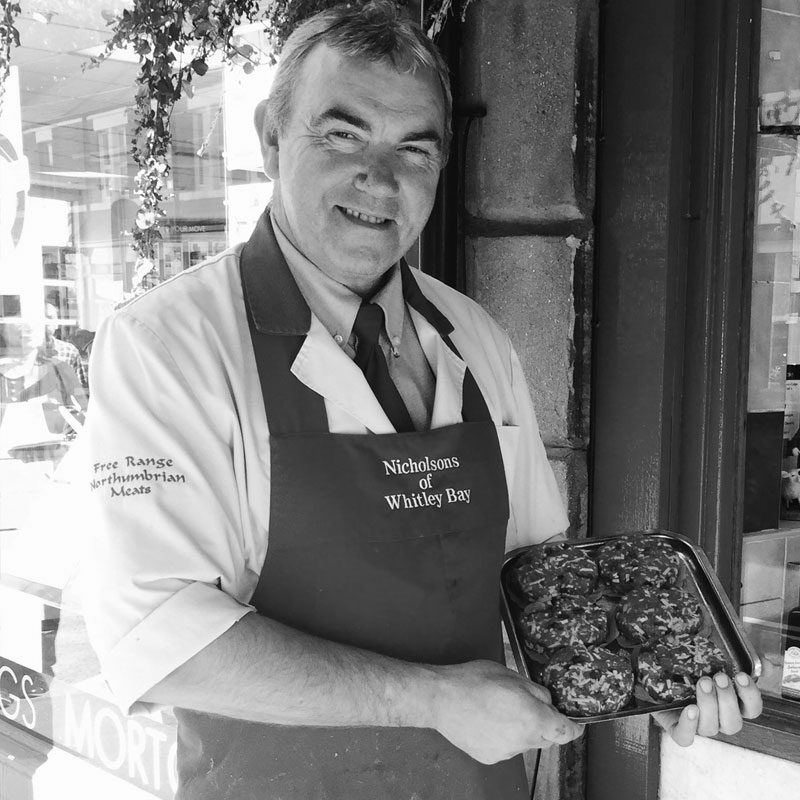 Alan has been a butcher for 43 years and has worked at Nicholson’s for 18 years. Alan creates our wonderful window displays as well as keeping on top of our pre packed ranges in our multideck fridges - ow.ly/Cj2t30rCRng #nefollowers #meettheteam #butcher
