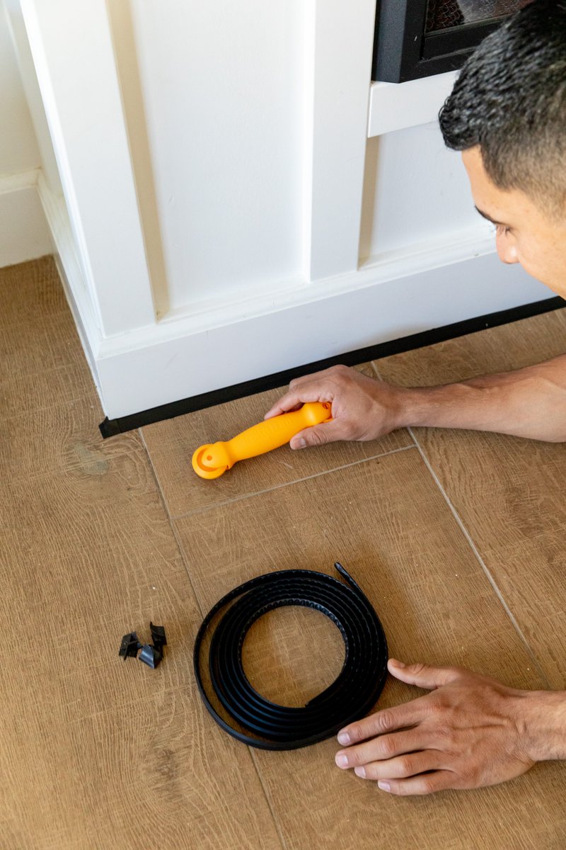 instatrim's tweet photo. Covering your crack just got a whole lot easier with our project kits! Everything you need to get the job done ✅. 
#lifehacking #diy #instatrim #flexibletrim #moulding #trim #caulking https://t.co/lGwcg2xPj4