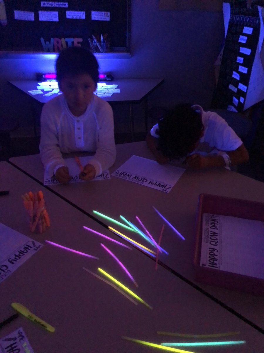 Celebrating all our “glowing” learning this year with our glow day! @FRPSsupt @frps_Doran
