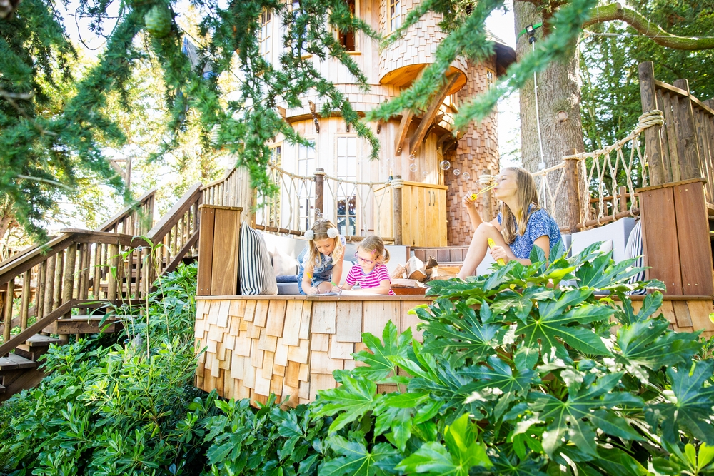 BlueForest_'s tweet photo. As summer approaches, it’s time to make the most of the glorious weather and what better way to do that than in a Blue Forest treehouse! Here are a few of our treehouses that are perfect for summer fun and entertaining. #outdoorliving #summerfun #summertreehouse https://t.co/JXIaXGz2fm