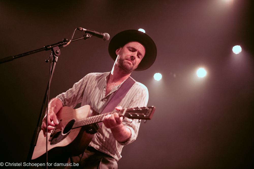 daMusic's tweet photo. Het was een zinderend heet concert van @TheVeils @Botanique En ook van @nanamrose droop het zweet af. https://t.co/8pJaBk7luB https://t.co/zsOm9DXHKJ