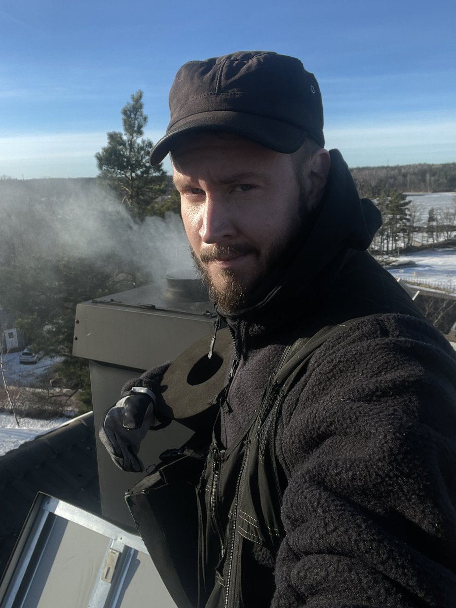 Drop a photo of you doing your job.