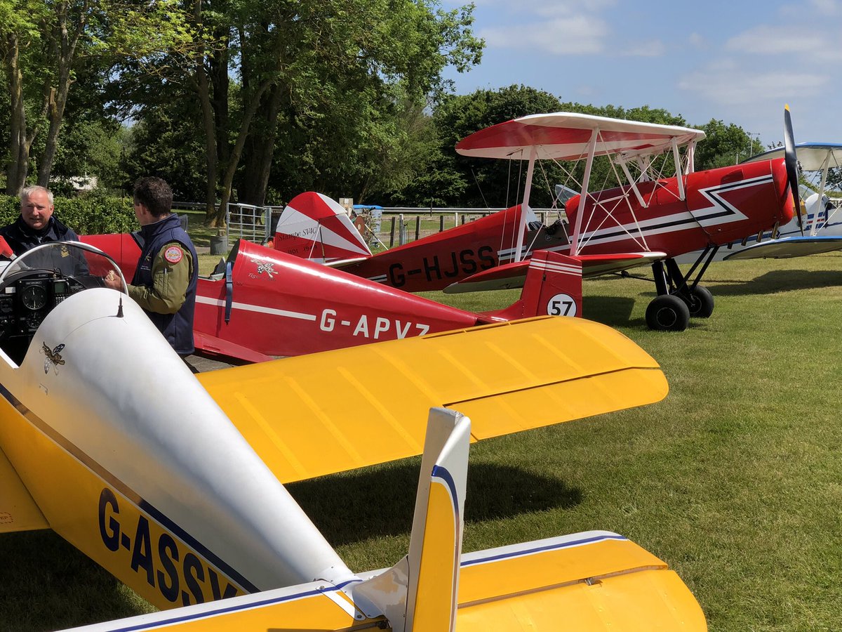 StampeTeam's tweet photo. Two Formation teams meet at Bidford Gliding Club on our way to Ragley Hall. Always good to spend some time with the Turbulent team as we share ancestry from way back!! https://t.co/Adfj8cPMSc